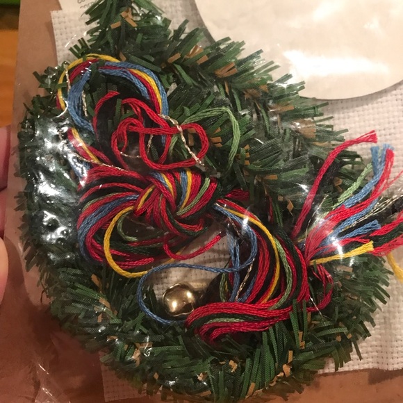 Lot of 3 Vintage Holiday Cross Stitch Kits - Picture 7 of 13